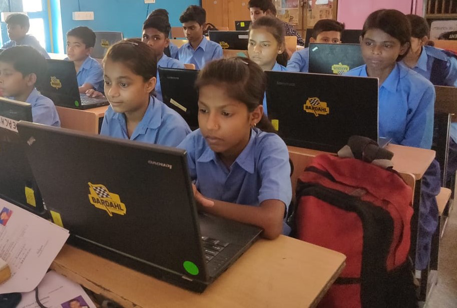 ELVI Bardahl supports Computer Shiksha classes by providing laptops to under privileged children at Sankalp Welfare Society, Gurgaon.